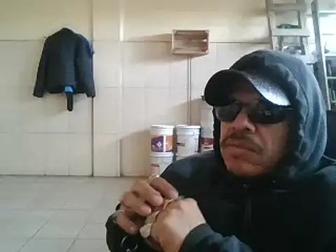 Snapshot of Oskr2024XXX chatting on 01/11/25, 06:44 Oskr2024XXX online show from 01/11/25, 06:44