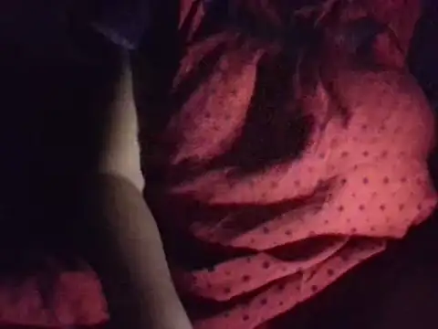 Snapshot of RUHIJNJ chatting on 04/15/26, 06:37 RUHIJNJ online show from 04/15/26, 06:37