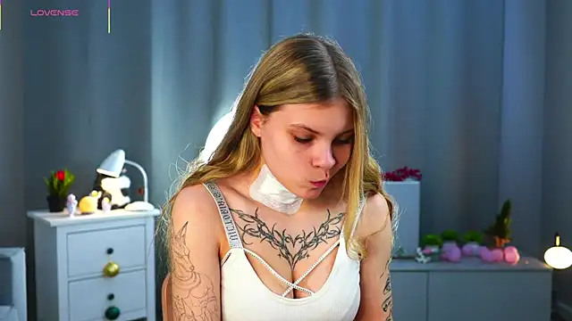 LesleeOpenshaw online show from 04/14/26, 02:45