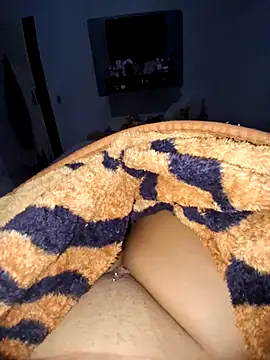 emimyy online show from 04/29/26, 06:39