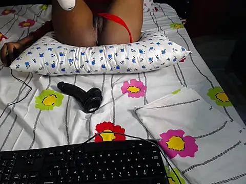 Snapshot of Molly1333 chatting on 04/15/26, 08:09 Molly1333 online show from 04/15/26, 08:09