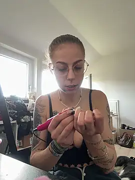 BeatBaddie online show from 04/15/26, 03:30