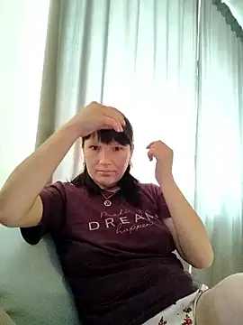 AlexaShiny  online show from 04/15/26, 07:59