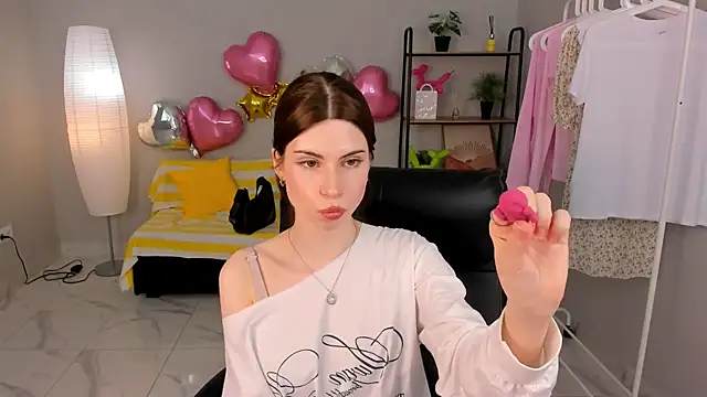 Snapshot of Umia_Bordered chatting on 04/16/26, 11:44 Umia Bordered online show from 04/16/26, 11:44