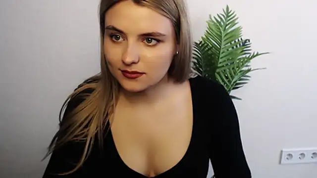 Snapshot of _shy_sabrina__ chatting on 04/15/26, 09:38 shy sabrina online show from 04/15/26, 09:38