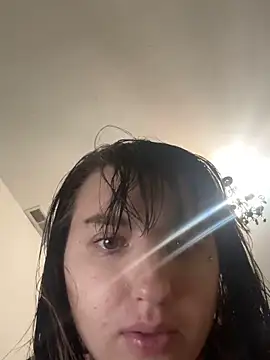 Snapshot of Courtneysinclair chatting on 04/14/26, 04:13 Courtneysinclair online show from 04/14/26, 04:13