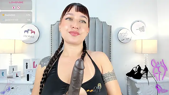 Snapshot of katherine_glow chatting on 04/15/26, 03:08 katherine glow online show from 04/15/26, 03:08