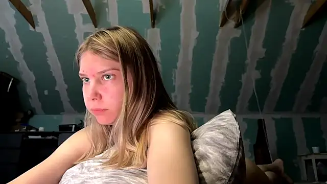 Skinny girl  online show from 05/12/26, 06:38