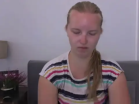 Snapshot of RoseTeacherX chatting on 07/01/26, 07:32 RoseTeacherX online show from 07/01/26, 07:32