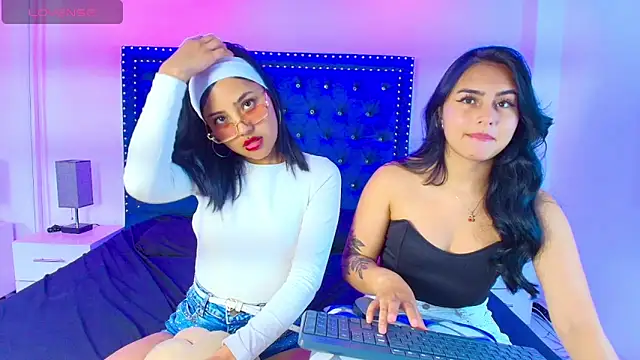 Snapshot of Serena_and_zoe chatting on 04/15/26, 07:32 Serena and zoe online show from 04/15/26, 07:32