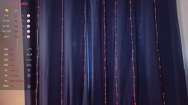 elfieeva1 online show from 04/15/26, 09:49