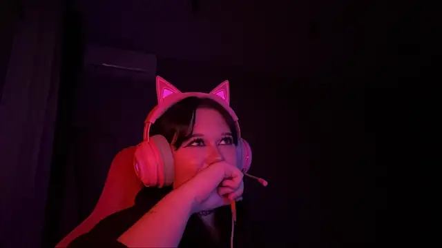 Alinalovelove online show from 04/15/26, 07:58