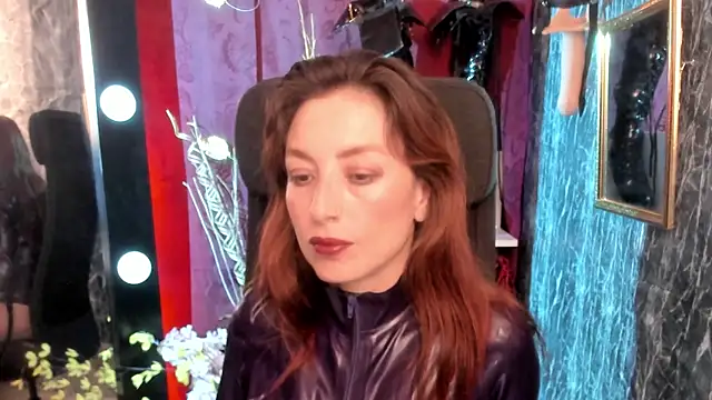 Queenscarlettsecret online show from 04/16/26, 07:03