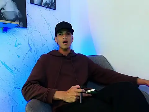 Snapshot of Gabriiel_maddox chatting on 04/16/26, 02:40 Gabriiel maddox online show from 04/16/26, 02:40