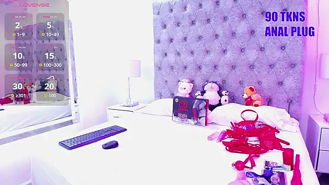 Snapshot of Zoe_M00n chatting on 07/14/26, 07:41 Zoe M00n online show from 07/14/26, 07:41