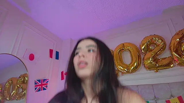 SophieBuitrago online show from 06/16/26, 07:05