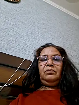 Shalini3456 online show from 04/27/26, 07:06