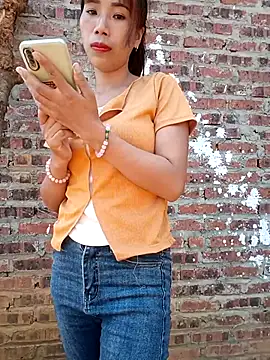 Elena Mia online show from 05/15/26, 11:45