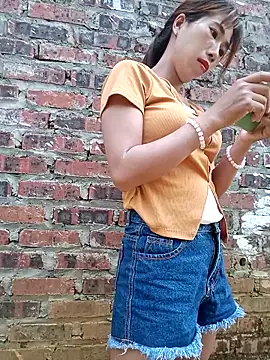 Elena Mia online show from 05/20/26, 07:14