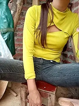 Snapshot of Elena_Mia chatting on 07/14/26, 10:21 Elena Mia online show from 07/14/26, 10:21