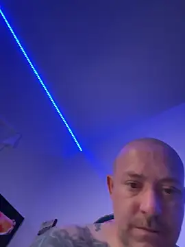 Whosdiss online show from 05/22/26, 04:52