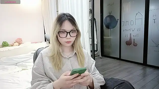 CN-YOUYOU online show from 04/26/26, 04:26