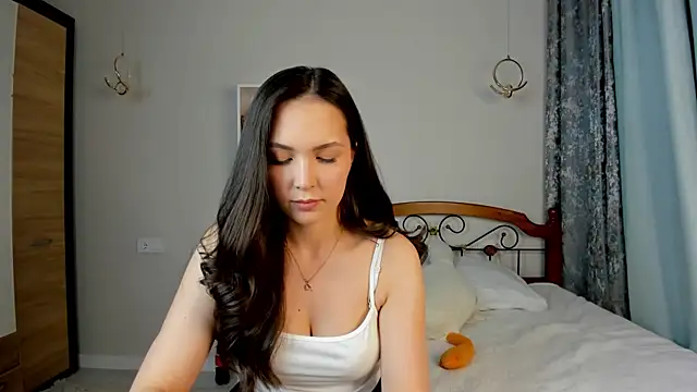 ameliyaa sun online show from 05/17/26, 04:25
