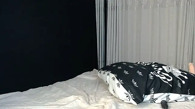 tigger kitty online show from 05/09/26, 12:16