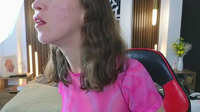 Snapshot of Sun_20_ chatting on 04/15/26, 03:19 Sun 20 online show from 04/15/26, 03:19