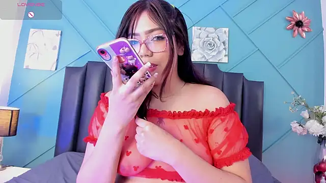 MiluVegaa  online show from 04/25/26, 11:57