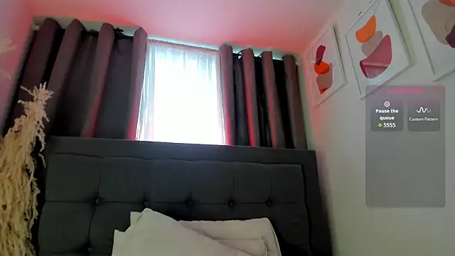 Snapshot of hanna-baker01 chatting on 05/23/26, 02:43 hanna-baker01 online show from 05/23/26, 02:43