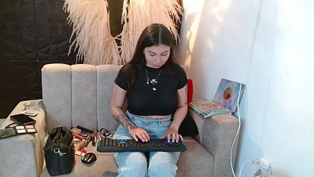 Snapshot of madison16092020 chatting on 04/16/26, 02:18 madison16092020 online show from 04/16/26, 02:18