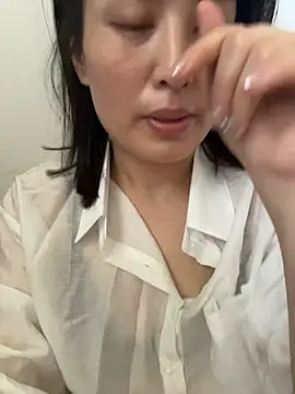 Faye-baby online show from 05/17/26, 01:58