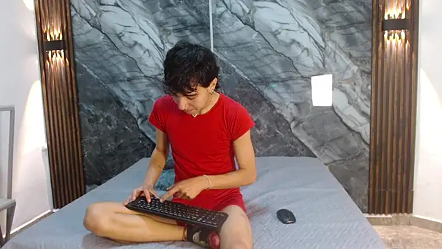 NoahWalker   online show from 04/18/26, 11:14