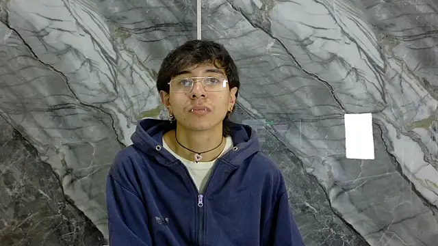 NoahWalker   online show from 05/12/26, 11:07