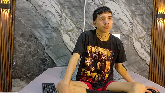 NoahWalker   online show from 05/31/26, 11:17