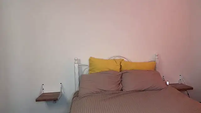 Catrinee online show from 06/08/26, 05:02