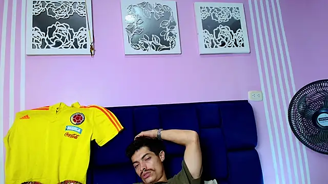 taylor Stele online show from 07/06/26, 05:04