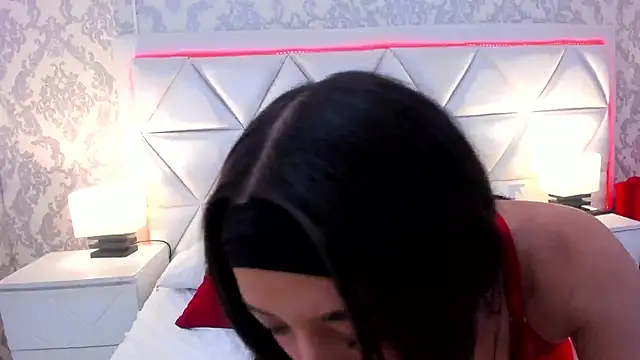 LucianaTorress online show from 05/05/26, 07:22