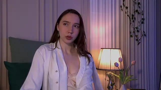Suzaneey online show from 06/04/26, 06:58