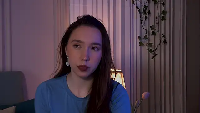 Suzaneey online show from 06/06/26, 06:45