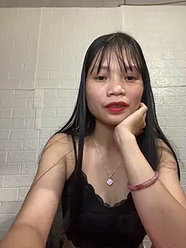 -Lucie-e online show from 04/17/26, 07:55