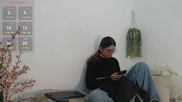 scarlet 111 online show from 05/13/26, 02:20