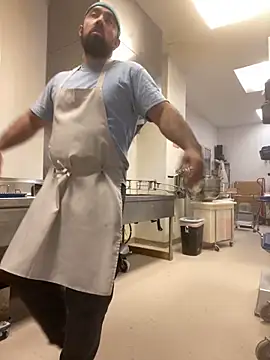 uceybaker online show from 04/16/26, 02:34