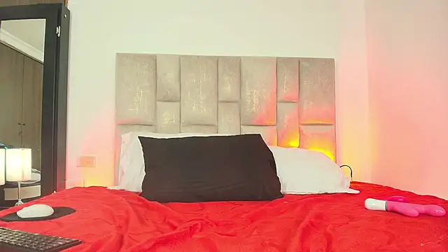 hott mature online show from 06/17/26, 12:07