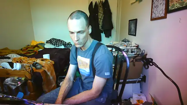 JohnnyMoves online show from 06/12/26, 07:24