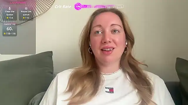 Snapshot of arielsweetieee chatting on 07/14/26, 07:13 arielsweetieee online show from 07/14/26, 07:13
