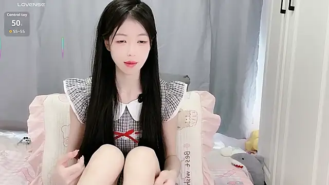XiaoMei-iiiiii online show from 04/28/26, 06:51