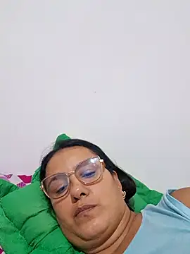 Snapshot of Samanta-42 chatting on 06/19/26, 10:52 Samanta-42 online show from 06/19/26, 10:52