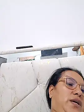 Snapshot of Samanta-42 chatting on 07/18/26, 01:15 Samanta-42 online show from 07/18/26, 01:15